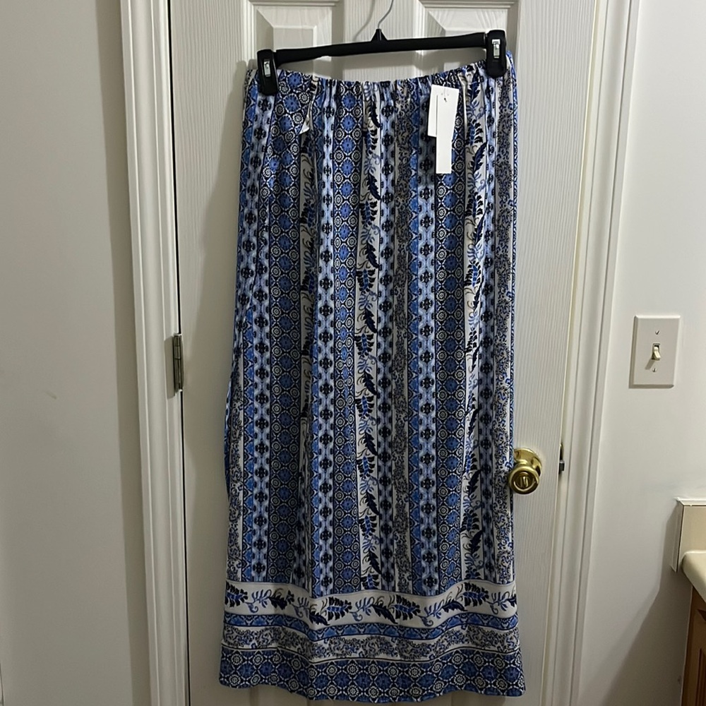 Size large wrap skirt